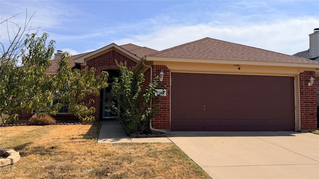 2013 Kingsbrook Trail, Fort Worth, TX 76120