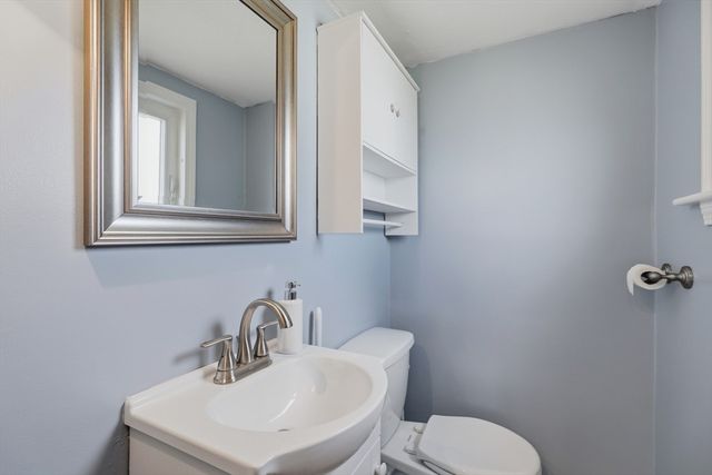 4 Drummond Avenue, Worcester, MA 01605