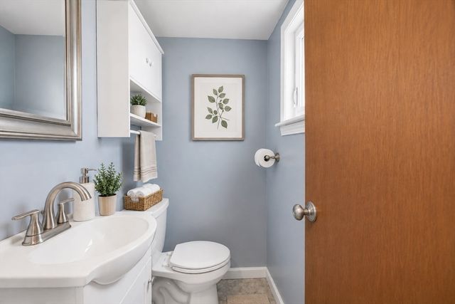 4 Drummond Avenue, Worcester, MA 01605