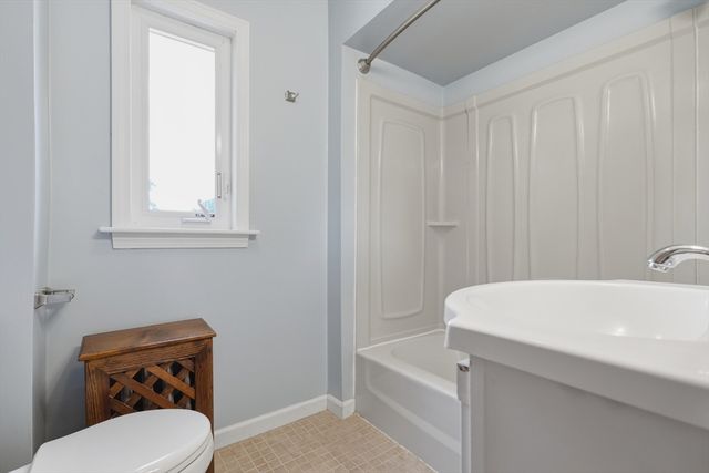4 Drummond Avenue, Worcester, MA 01605