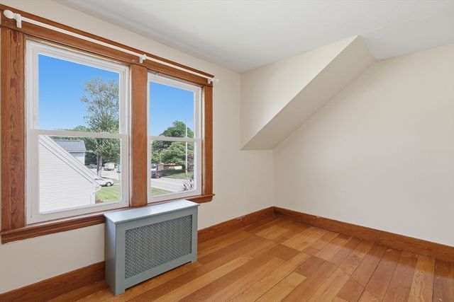 4 Drummond Avenue, Worcester, MA 01605