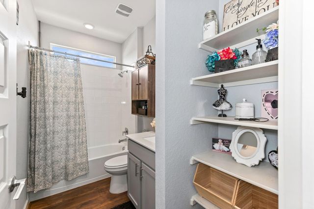 204 Florenz LN, Georgetown, TX 78628