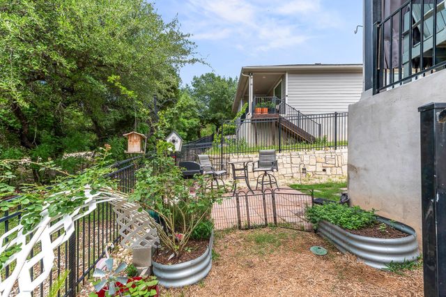 204 Florenz LN, Georgetown, TX 78628