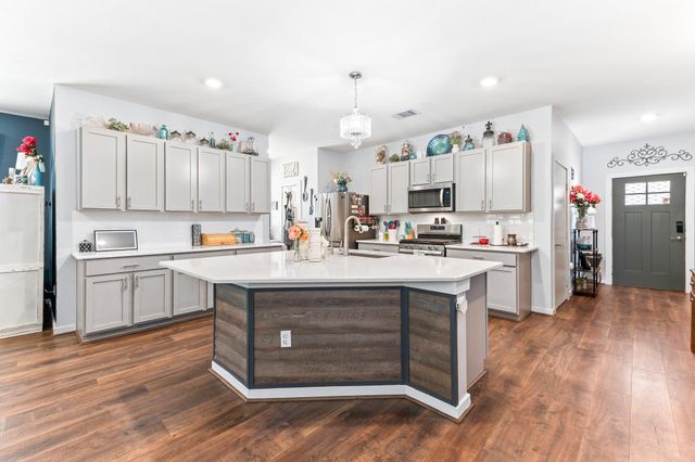 204 Florenz LN, Georgetown, TX 78628
