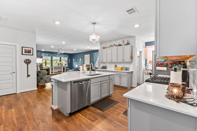 204 Florenz LN, Georgetown, TX 78628