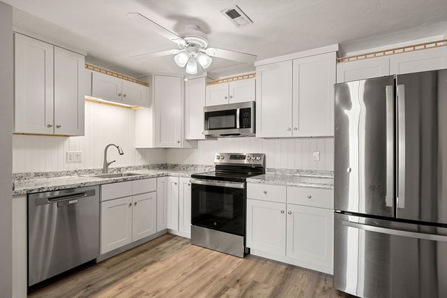 354 Neponset St M, Canton, MA 02021