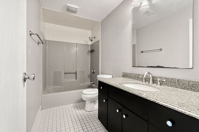 354 Neponset St M, Canton, MA 02021