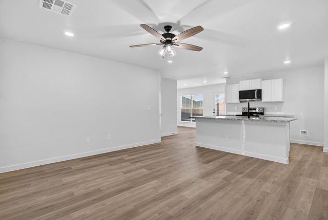 1601 N Clinton Avenue, Lubbock, TX 79416