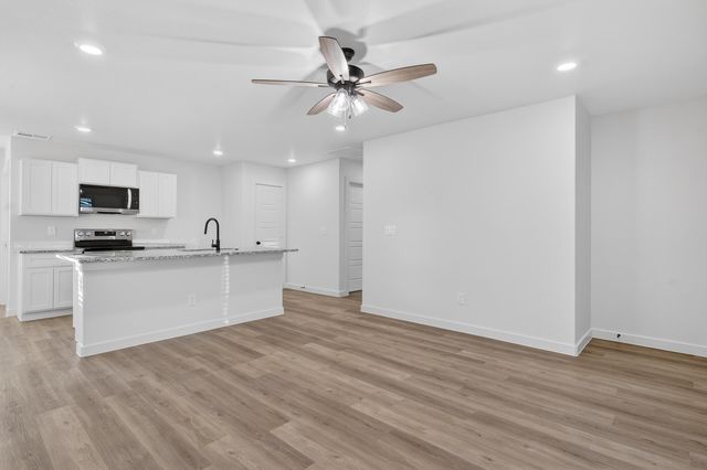 1601 N Clinton Avenue, Lubbock, TX 79416