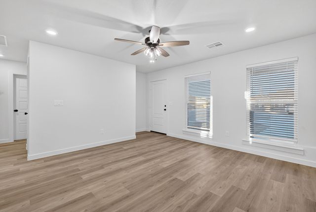 1601 N Clinton Avenue, Lubbock, TX 79416