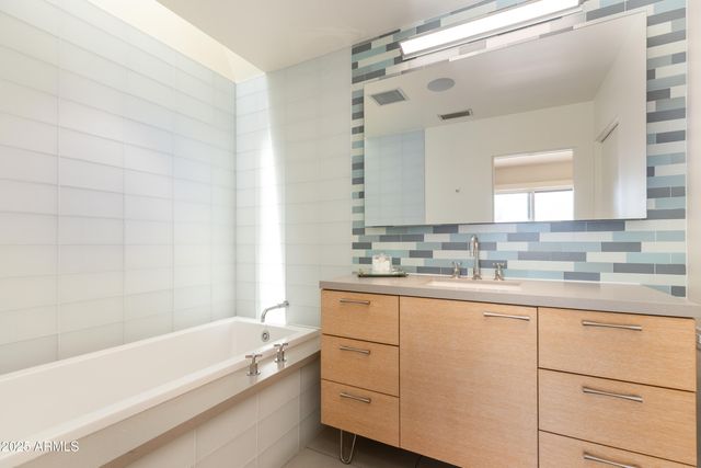 4222 E Mcdonald Drive, Paradise Valley, AZ 85253