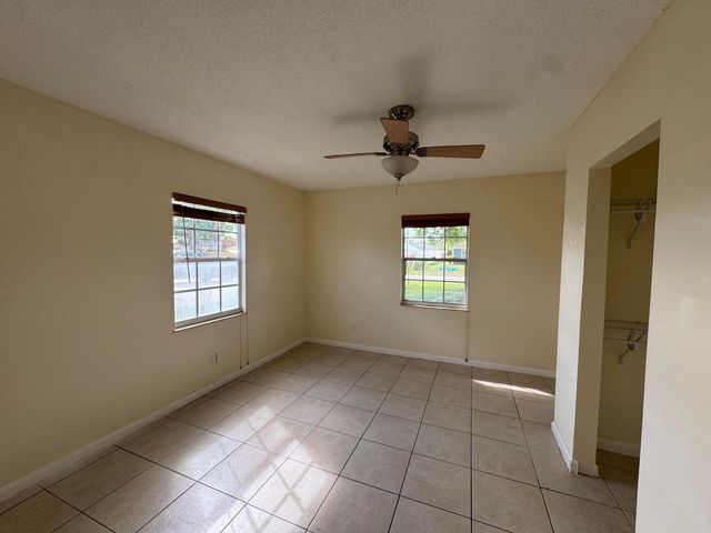 364 16th Street SW, Vero Beach, FL 32962