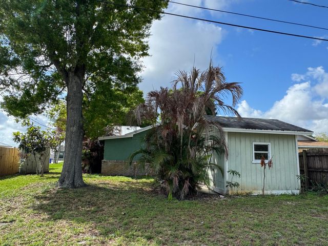 364 16th Street SW, Vero Beach, FL 32962