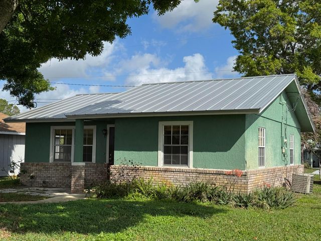 364 16th Street SW, Vero Beach, FL 32962