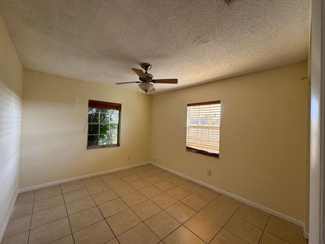 364 16th Street SW, Vero Beach, FL 32962