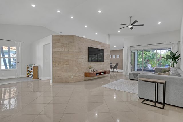 5770 Aspen Ridge Circle, Delray Beach, FL 33484