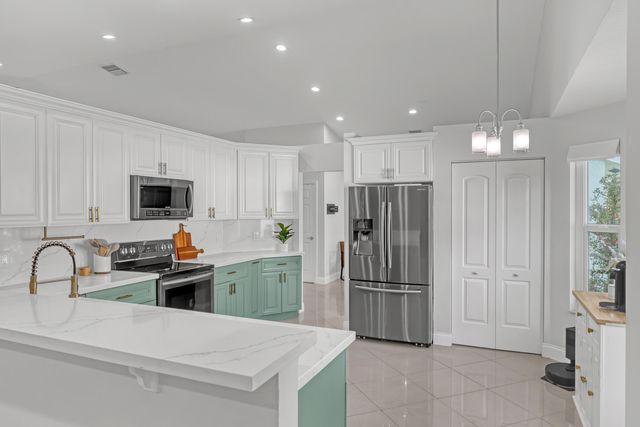 5770 Aspen Ridge Circle, Delray Beach, FL 33484