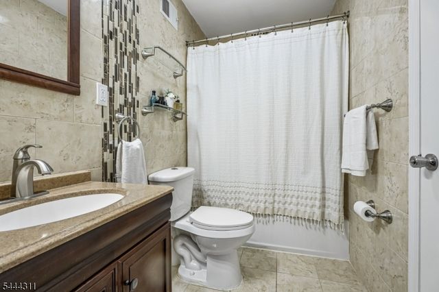 80 Briarwood Drive West, Berkeley Heights Twp., NJ 07922