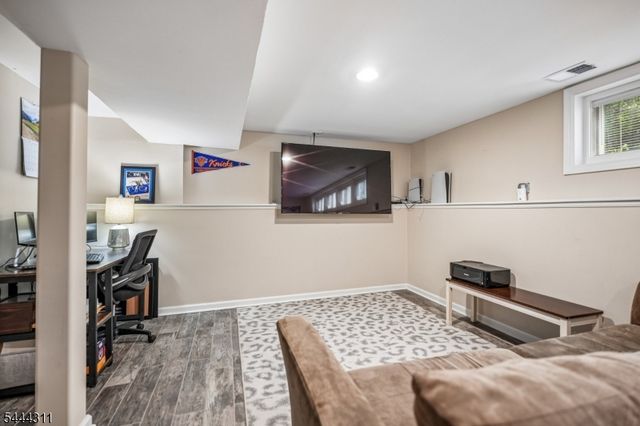 80 Briarwood Drive West, Berkeley Heights Twp., NJ 07922