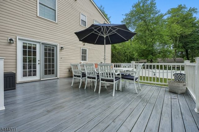 80 Briarwood Drive West, Berkeley Heights Twp., NJ 07922