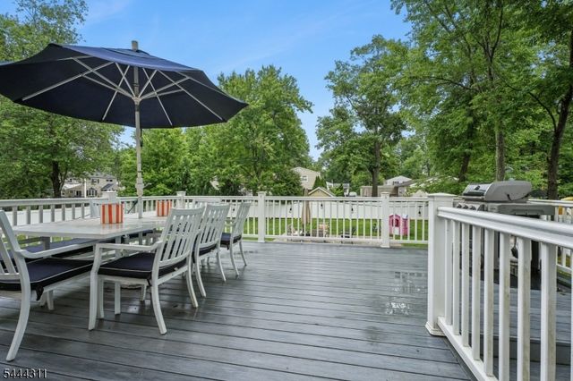 80 Briarwood Drive West, Berkeley Heights Twp., NJ 07922