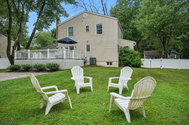 80 Briarwood Drive West, Berkeley Heights Twp., NJ 07922