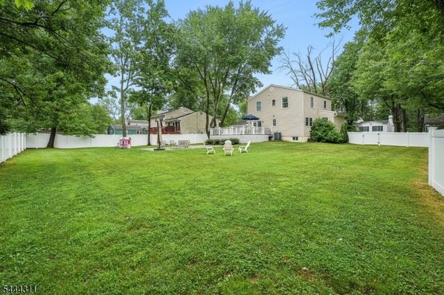 80 Briarwood Drive West, Berkeley Heights Twp., NJ 07922