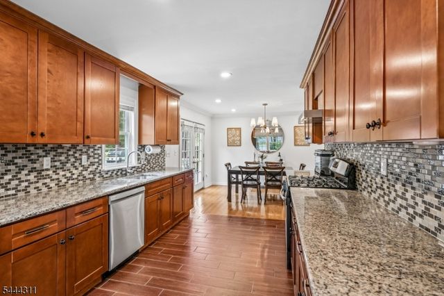 80 Briarwood Drive West, Berkeley Heights Twp., NJ 07922