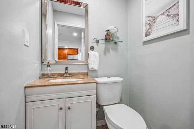 80 Briarwood Drive West, Berkeley Heights Twp., NJ 07922
