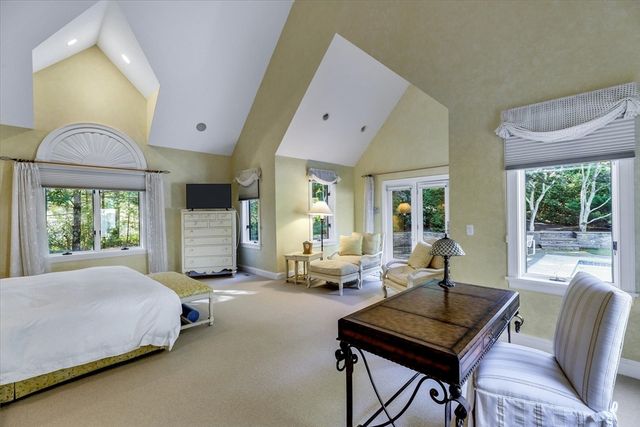 100 The Paddock Cir, Mashpee, MA 02649