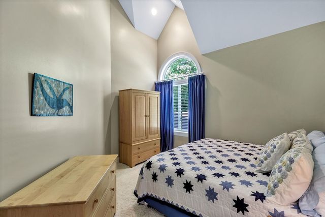 100 The Paddock Cir, Mashpee, MA 02649