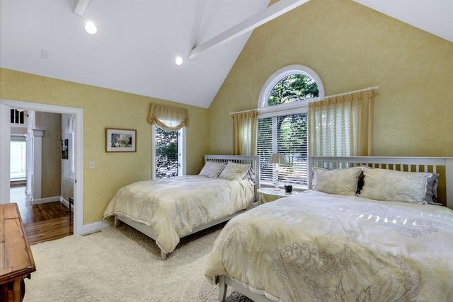 100 The Paddock Cir, Mashpee, MA 02649