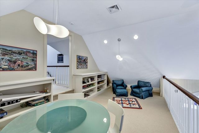 100 The Paddock Cir, Mashpee, MA 02649