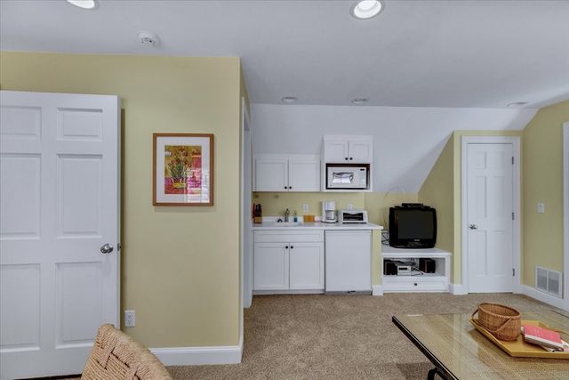 100 The Paddock Cir, Mashpee, MA 02649