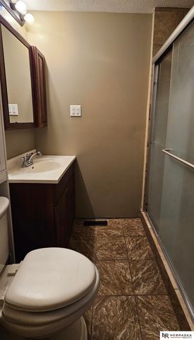 4515 S 17th Street, Omaha, NE 68107