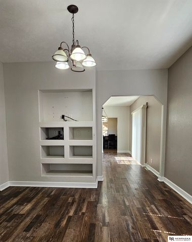 4515 S 17th Street, Omaha, NE 68107