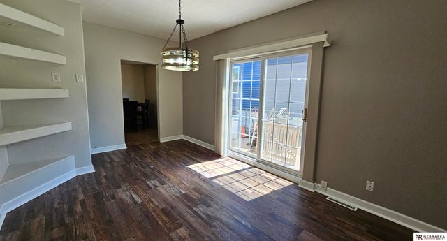 4515 S 17th Street, Omaha, NE 68107