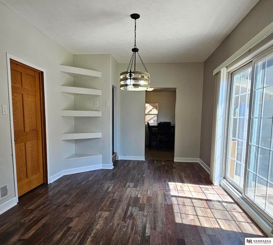 4515 S 17th Street, Omaha, NE 68107