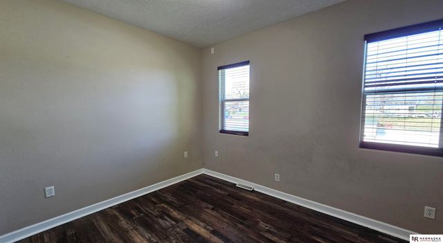 4515 S 17th Street, Omaha, NE 68107