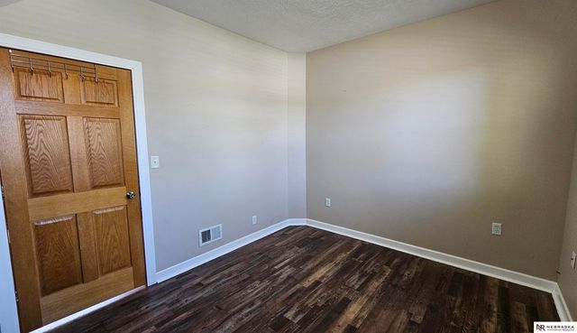 4515 S 17th Street, Omaha, NE 68107