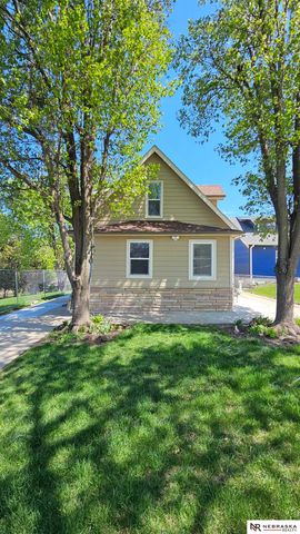 4515 S 17th Street, Omaha, NE 68107