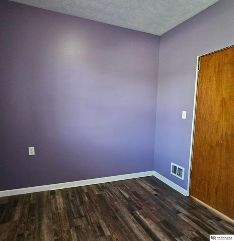 4515 S 17th Street, Omaha, NE 68107