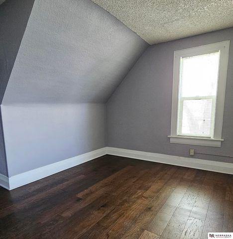 4515 S 17th Street, Omaha, NE 68107