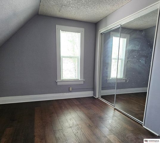 4515 S 17th Street, Omaha, NE 68107