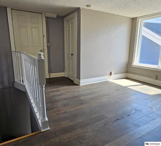 4515 S 17th Street, Omaha, NE 68107