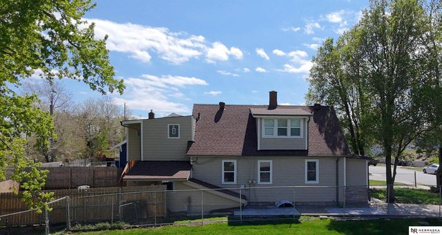 4515 S 17th Street, Omaha, NE 68107