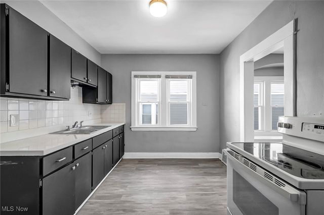 1854 Grantham Road, Cleveland, OH 44112