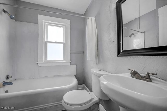 1854 Grantham Road, Cleveland, OH 44112