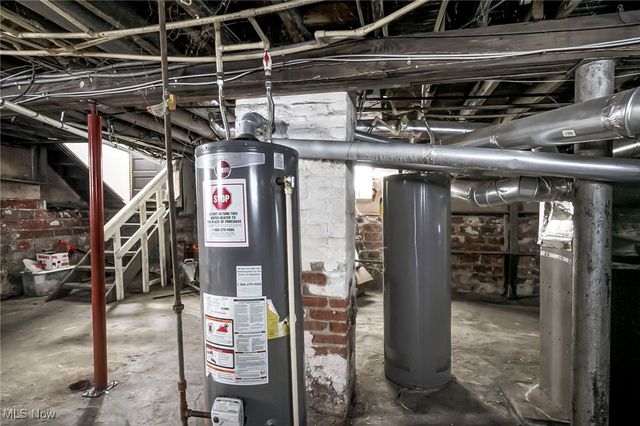 1854 Grantham Road, Cleveland, OH 44112