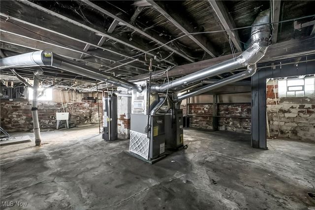 1854 Grantham Road, Cleveland, OH 44112